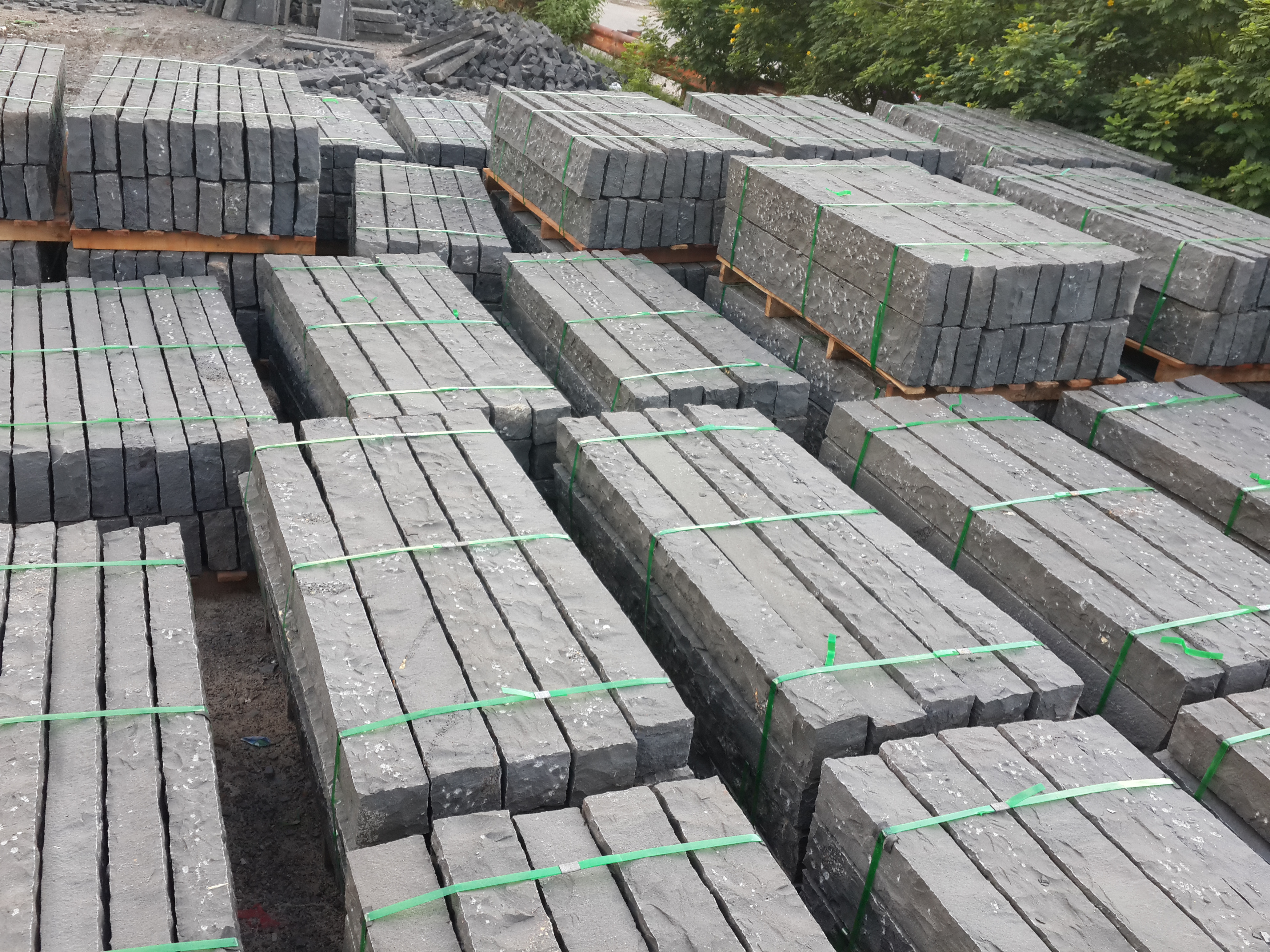 Basalt Palisades/ Kerb