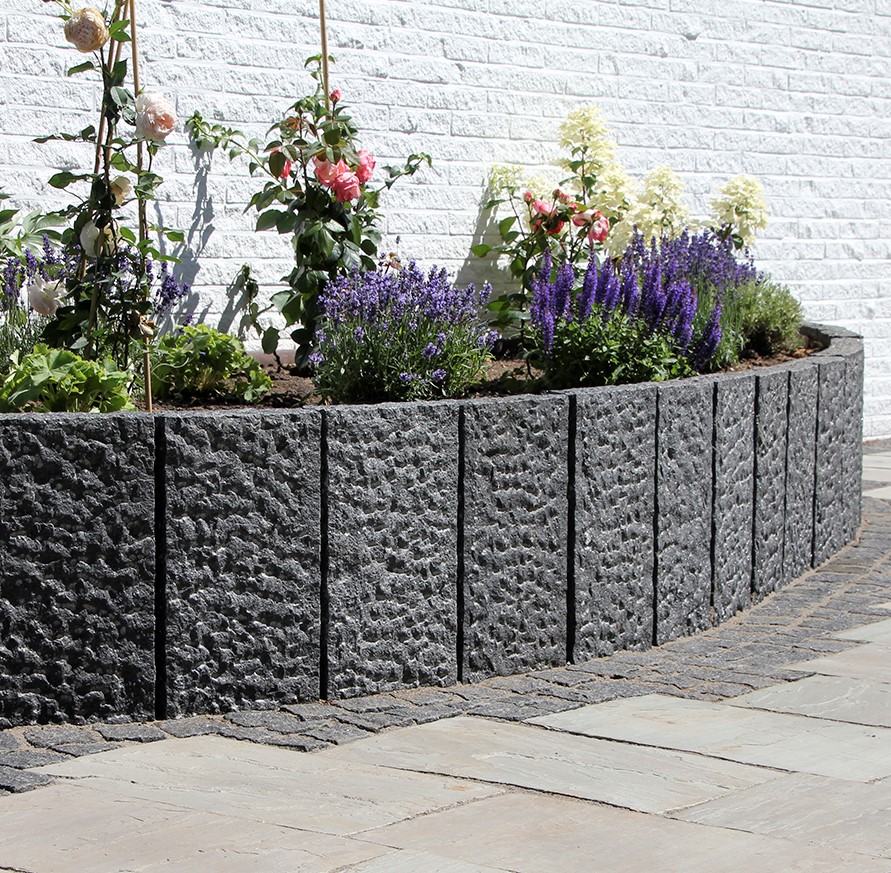 Basalt Palisades/ Kerb